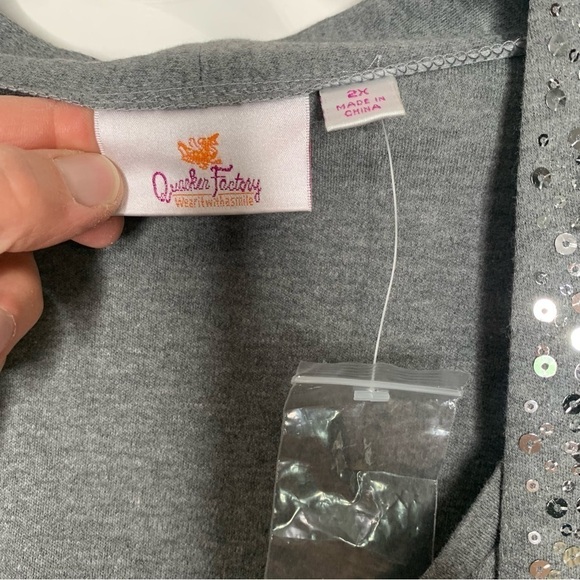 New Quaker Factory Womens Sequin Detail Connected Double Top 2X Gray BNWOT - Picture 2 of 4